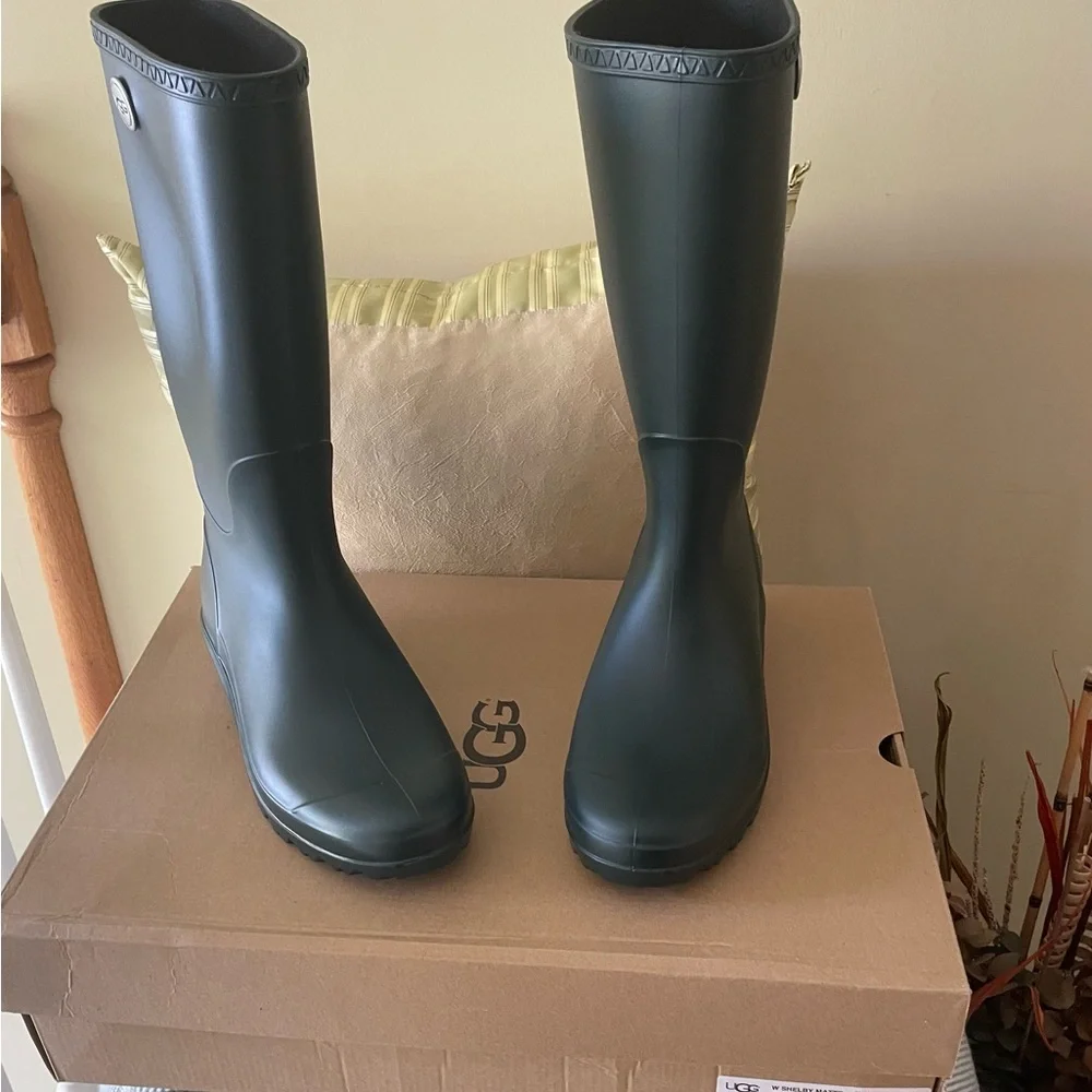 UGG Olive Green Shelby Matte Tall Rain Boots NIB - Picture 3 of 9
